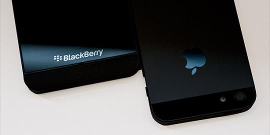 BlackBerry dan Apple harus bayar BHP dan USO