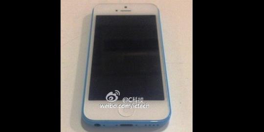 Iphone 5C hadir dalam balutan warna biru-putih?