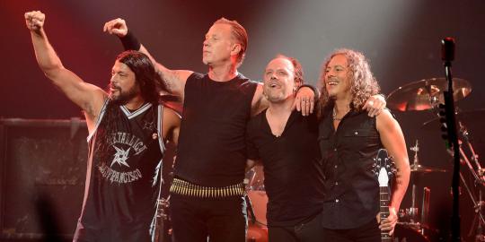 Antisipasi kerusuhan, polisi razia miras di konser Metallica