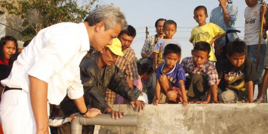 Usai dilantik, Ganjar langsung blusukan di kampung kumuh