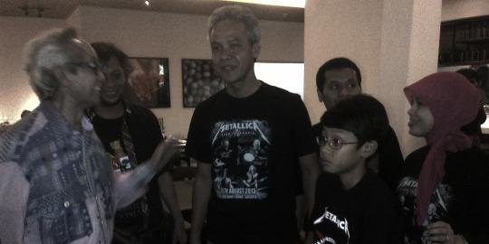 Bawa anak, Ganjar nonton Metallica di Blue A