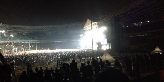 Alasan Jokowi tak ikut moshing & headbanging di konser Metallica