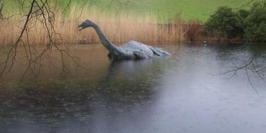 Monster Loch Ness tertangkap kamera