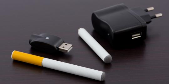 Mengisap e-cigarette juga bisa menyebabkan kanker?