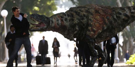 Warga kaget lihat T-Rex berkeliaran di Kota Sydney
