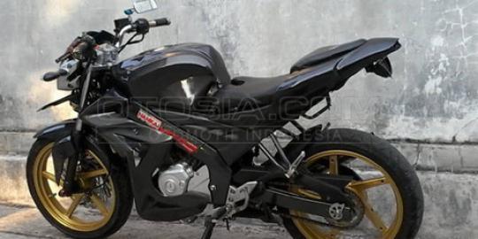 Modifikasi sendiri Yamaha Vixion lebih sporty  merdeka.com