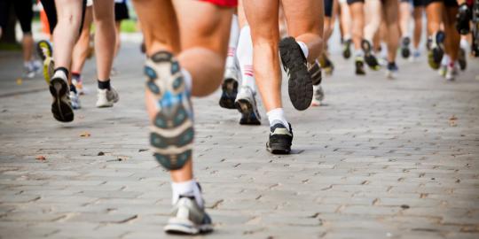 Berlari bisa menyehatkan tubuh dengan 6 cara ini!