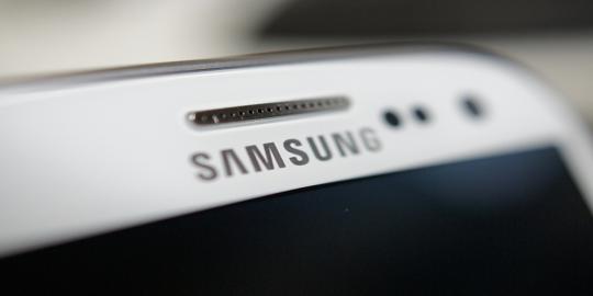 Smartphone Samsung akan berbahan alumunium mulai tahun depan