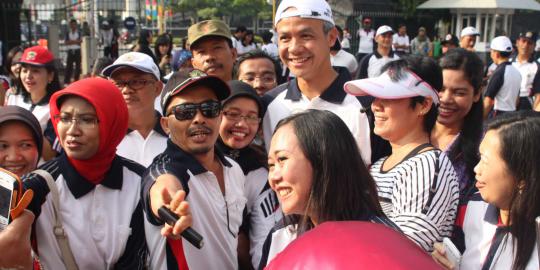 Usai pimpin apel perdana, Ganjar Pranowo dikerubuti ratusan PNS