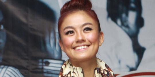 Agnes Monica cari pacar yang takut Tuhan