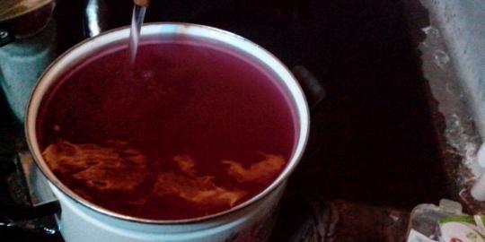 Heboh air merah di Lenteng Agung