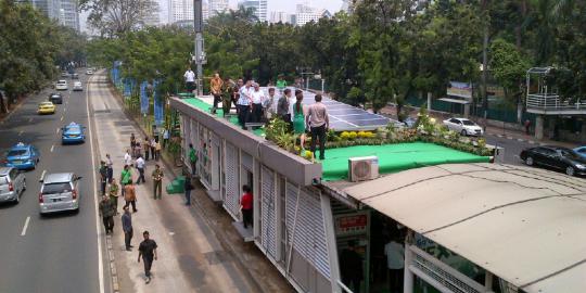 Jokowi resmikan halte Transjakarta Polda Metro hemat energi