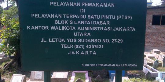 Di makam ini, pangkat Yos Sudarso 'diturunkan' jadi Letda