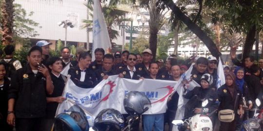 Demo upah naik Rp 3,7 juta, buruh DKI geruduk kantor Jokowi