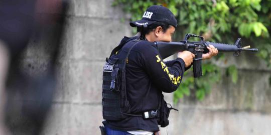 30 Pemburu preman gembleng diri dengan latihan menembak