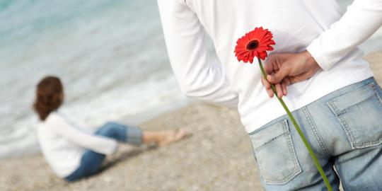 7 Tips bikin pria cuek jadi romantis