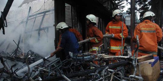 4 Rumah di Petemon Timur, Surabaya terbakar