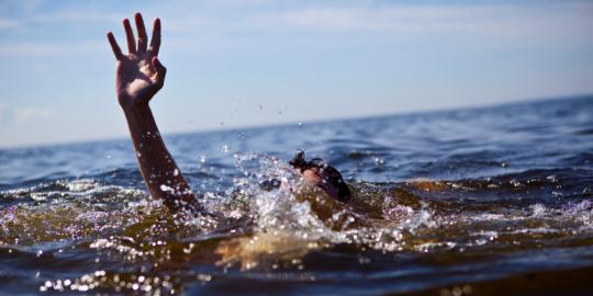 Mandi di pantai Jimbaran, turis Rusia hilang digulung ombak