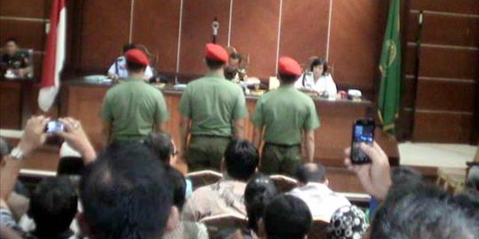 4 Orang ini kritik vonis Serda Ucok dkk