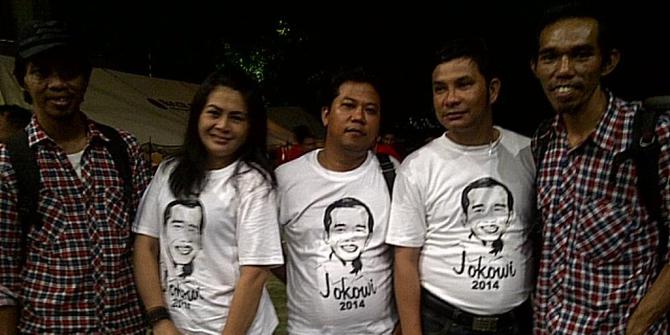 Rakernas PDIP diramaikan kaos  Jokowi for President 