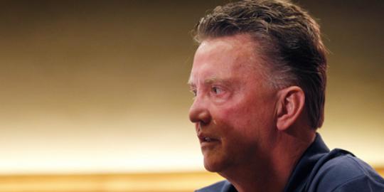 Belanda diimbangi Estonia, Van Gaal murka