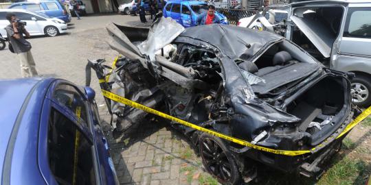 Mobil Lancer maut yang dikemudikan Dul milik Al?