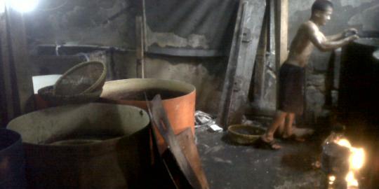Curahan hati perajin tahu tempe tercekik harga kedelai impor