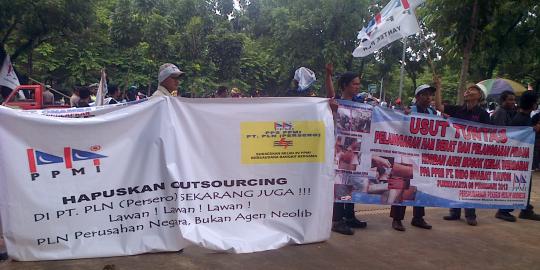 DPR: Ada perusahaan BUMN main pecat karyawan outsourcing