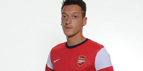 Perez sebut Ozil terobsesi wanita