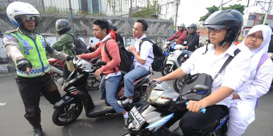 Tak pegang SIM, pelajar yang melintas di Tambora dirazia