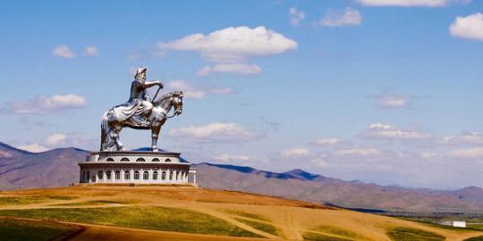 Patung raksasa Genghis Khan di Mongolia