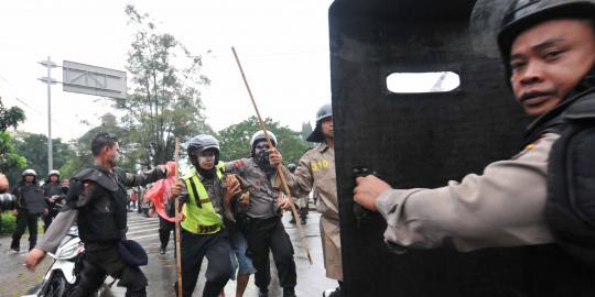 Rusak KFC saat demo tolak kenaikan BBM, 16 mahasiswa diadili