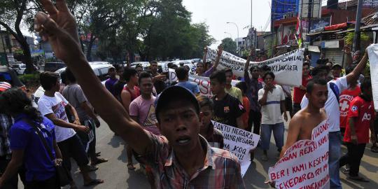 Jam kerja dikurangi, ribuan karyawan Gudang Garam protes