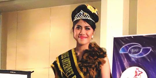 Devi raih Miss Internet 2013 Pertama