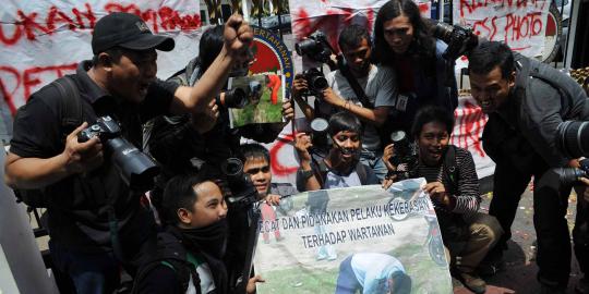 Tulis berita soal Pilgub Riau, wartawan diteror