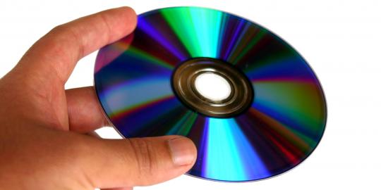 CD rusak tergores? Selamatkan dengan 5 cara ini!