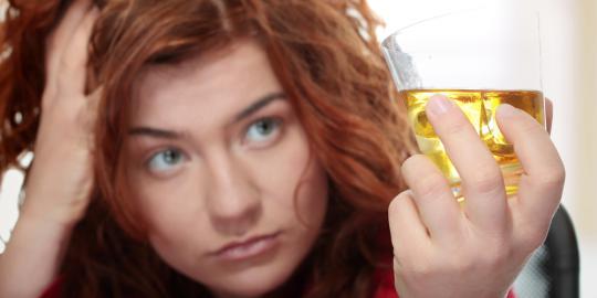 7 Fakta penting mengenai wanita dan alkohol