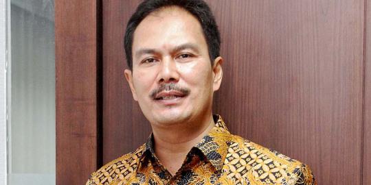 Ditanya siap jadi tersangka, eks rektor UI acungkan jempol