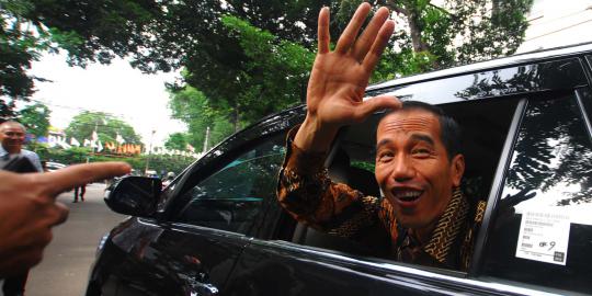 Jokowi: Mobil murah itu enggak bener!