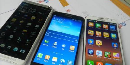 HTC One Max tantang Samsung Galaxy Note II dan Note III