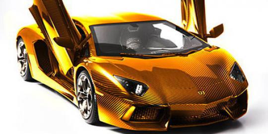 Lambo Aventador berlapis emas murni dan batu permata