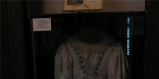 yang menari di tengah malam rev1