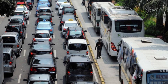 jokowi tolak mobil murah karena pdip