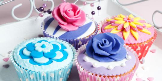 Gaun 'manis' ini dibuat dari 300 cupcakes!