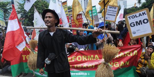 Tuntut kesejahteraan, ratusan petani demo di depan Kemendag