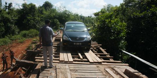 21.313 Km jalan di Indonesia rusak dan di bawah standar