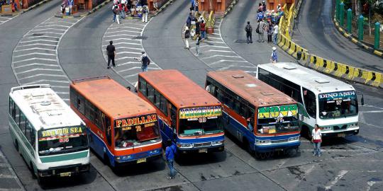 Tak cuma mobil, harga kendaraan angkutan umum juga dibikin murah