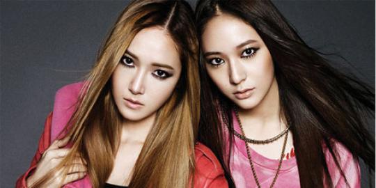 Jessica - Krystal hadirkan pesona Jung Bersaudara untuk pemotretan