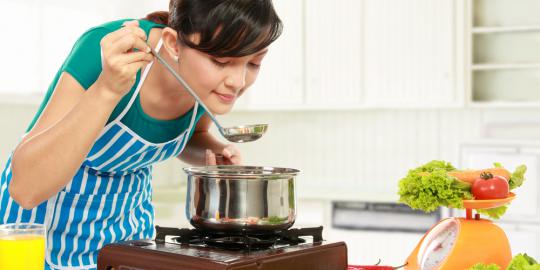 5 Kesalahan saat memasak yang bikin perut tambah buncit
