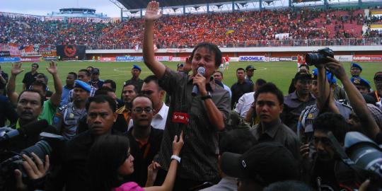 Menpora: Timnas senior harus seperti pepatah 'Kebo nyusu gudel'